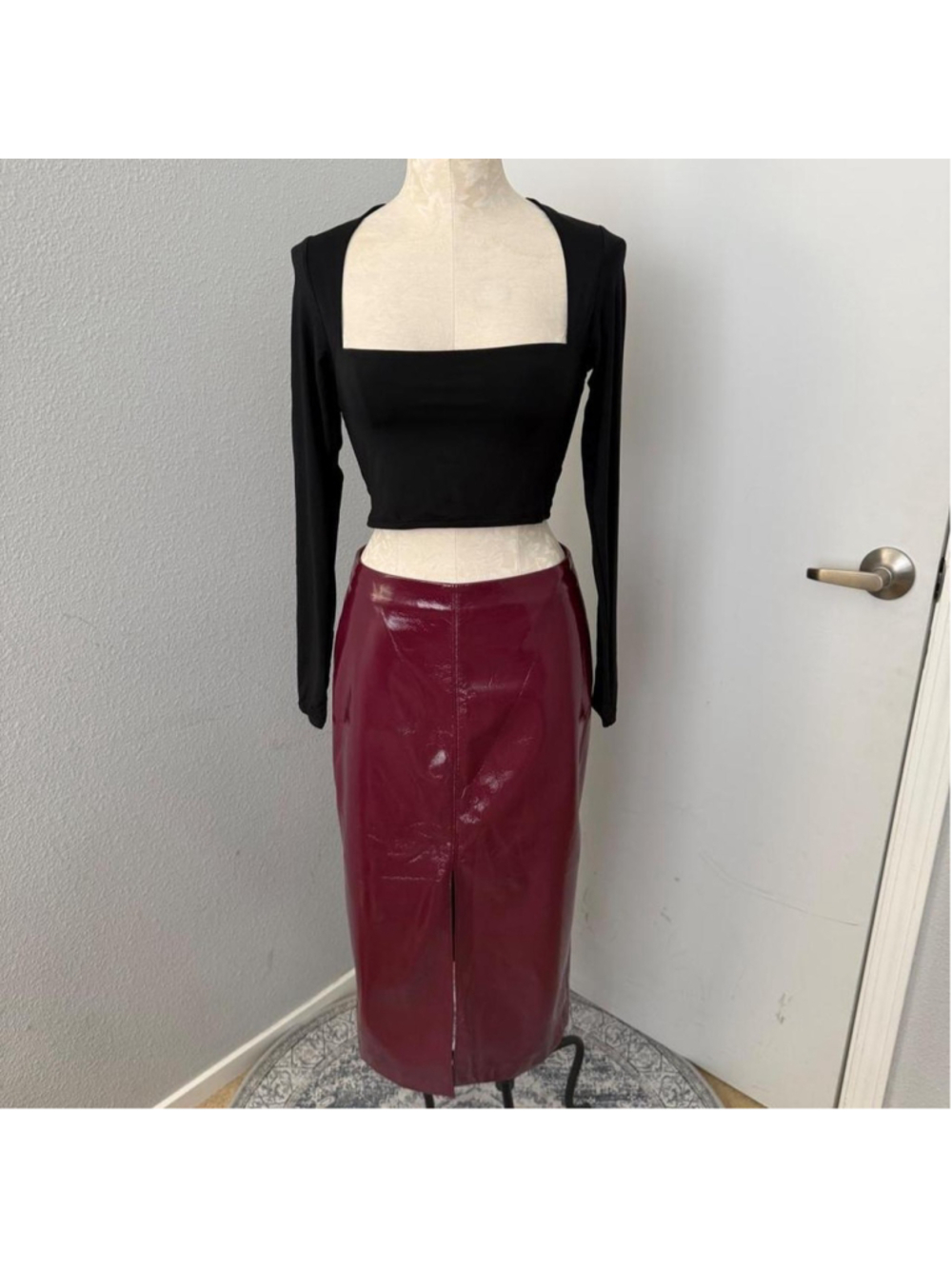 GAP Burgundy Vegan Leather Midi Skirt with Slit - Size 4 - Picture 2 of 7
